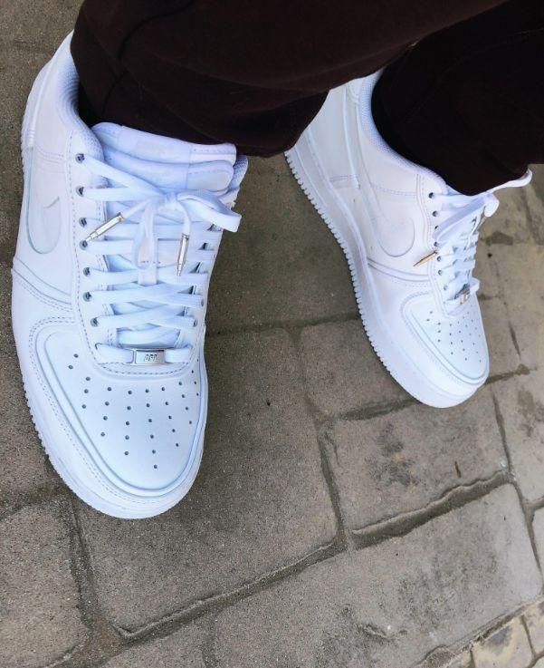 Nike Air Force 1 Low - Classic White Sneakers